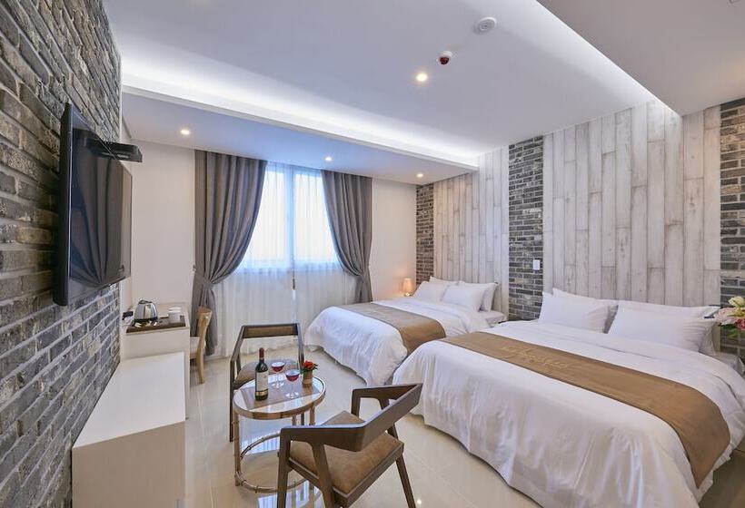 غرفة قياسية, Gwangju Madrid