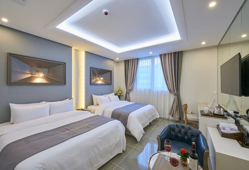 غرفة قياسية, Gwangju Madrid