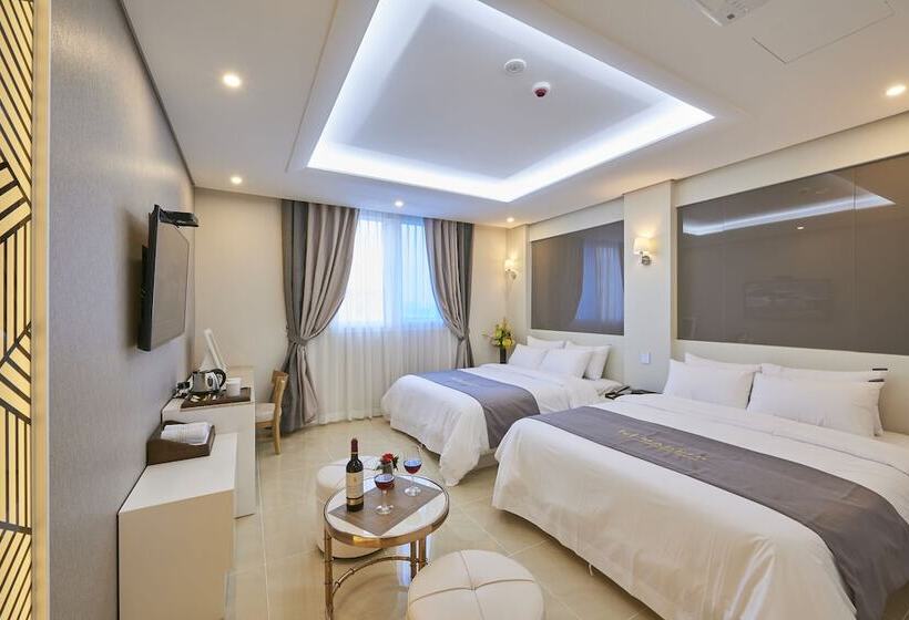 غرفة قياسية, Gwangju Madrid