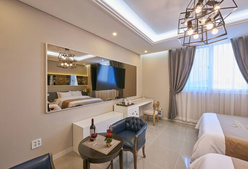 غرفة ديلوكس, Gwangju Madrid