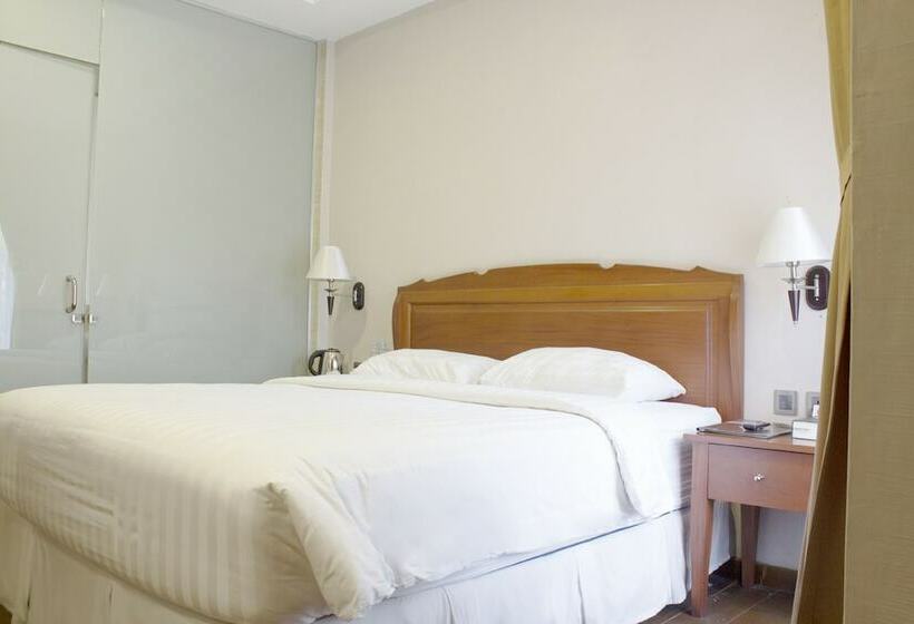 오두막, Thong S Inn Hotel Kualanamu