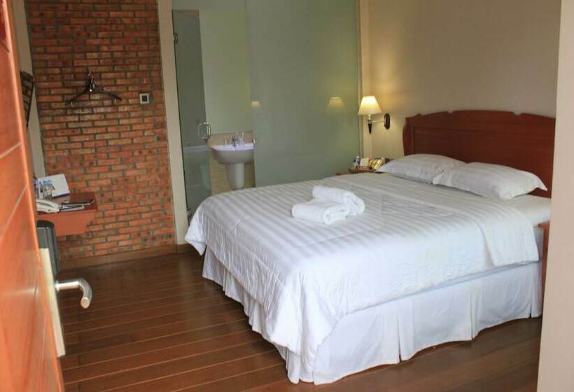 Хижина, Thong S Inn Hotel Kualanamu