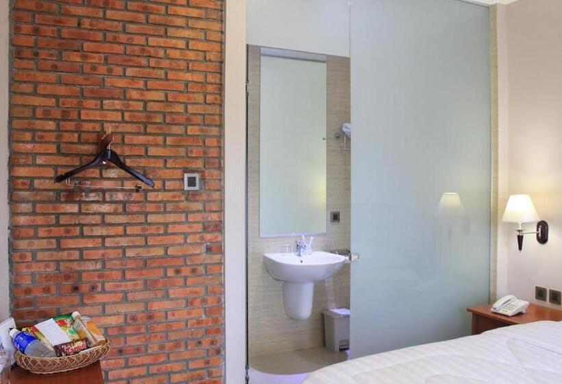 오두막, Thong S Inn Hotel Kualanamu