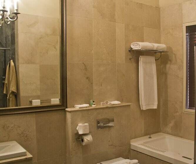 اتاق لوکس چهار تخته, Westfoster Harbour Boutique Residences