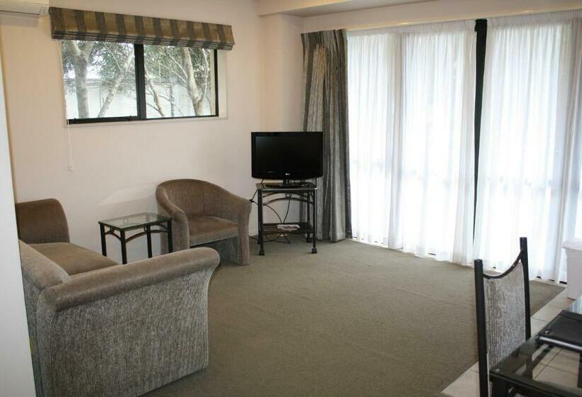 스위트, Southgate Motor Inn