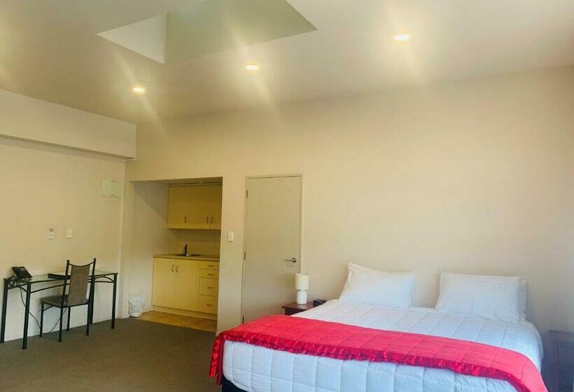 스탠다드 스튜디오, Southgate Motor Inn