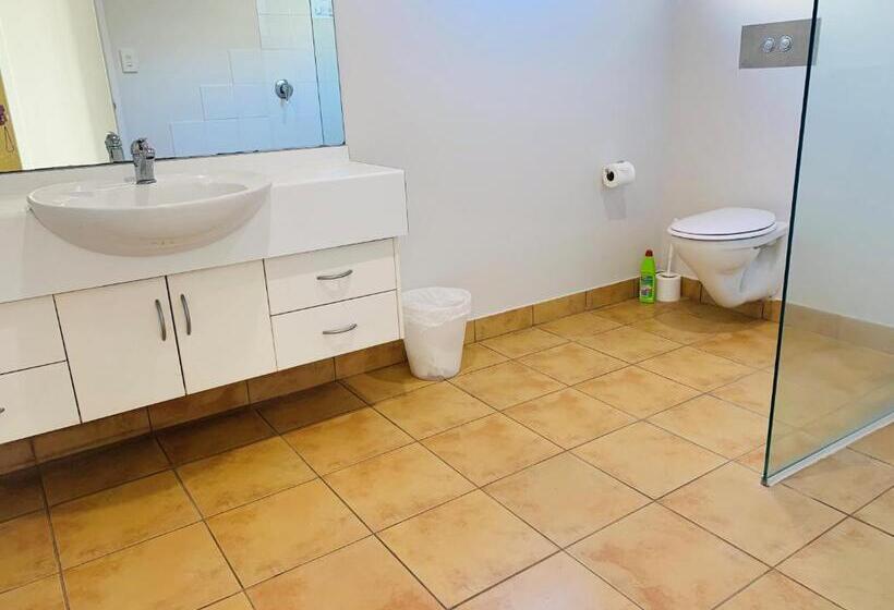 스위트, Southgate Motor Inn