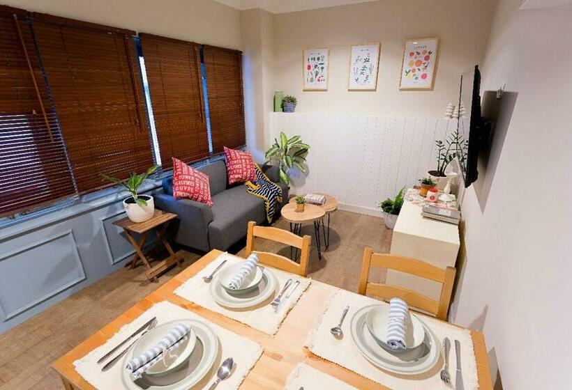 Suite Familiare, Cottonwood Bed & Breakfast House Bandung