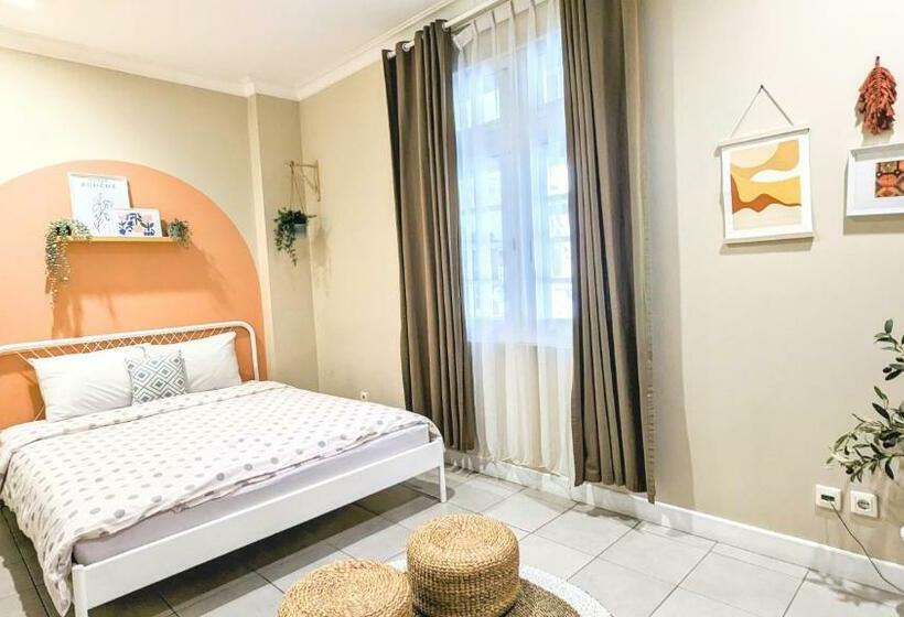 Camera Deluxe, Cottonwood Bed & Breakfast House Bandung