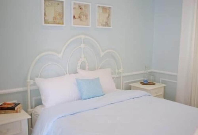 Camera Deluxe, Cottonwood Bed & Breakfast House Bandung