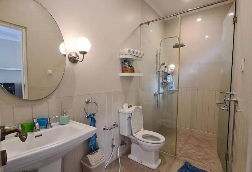 Suite con Idromassaggio, Cottonwood Bed & Breakfast House Bandung