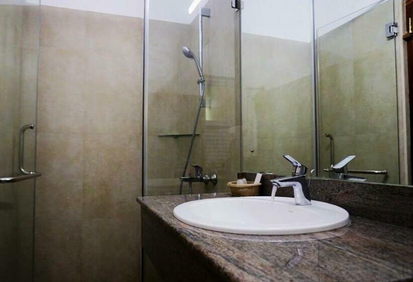 Quarto Deluxe com Sacada, The Kandyan Villa