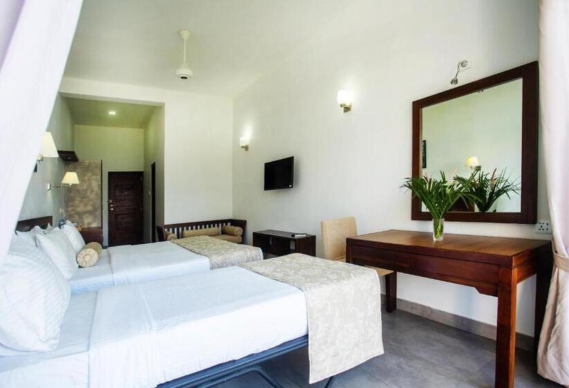 Quarto Triplo Deluxe, The Kandyan Villa