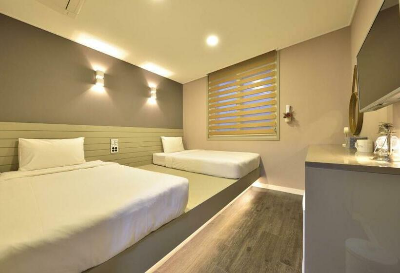 غرفة قياسية, With U Hotel & Guesthouse