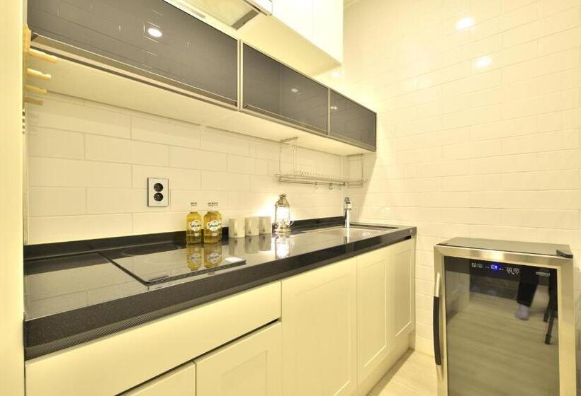 غرفة ديلوكس ثلاثية, With U Hotel & Guesthouse