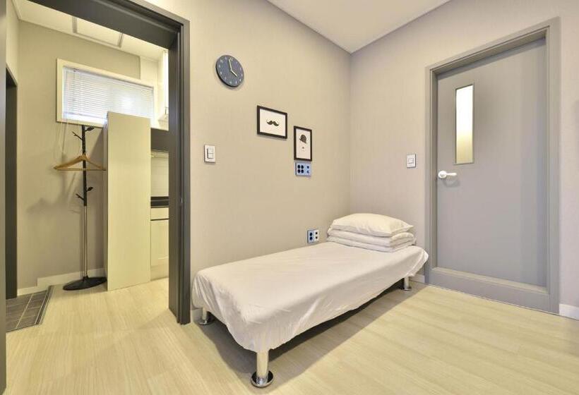 غرفة ديلوكس ثلاثية, With U Hotel & Guesthouse