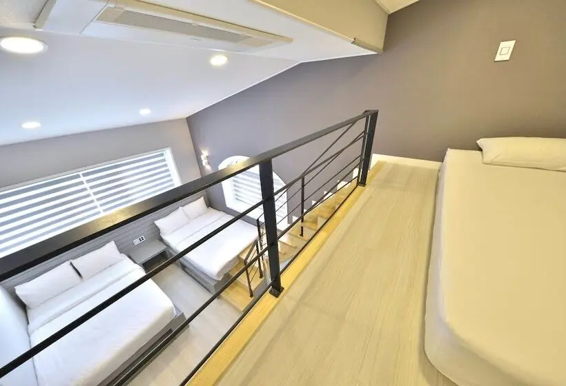 Perhehuone, With U Hotel & Guesthouse
