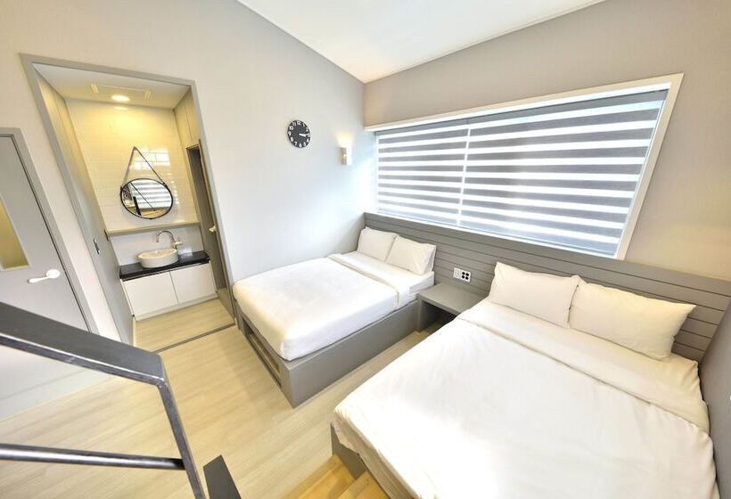 Семейный Номер, With U Hotel & Guesthouse