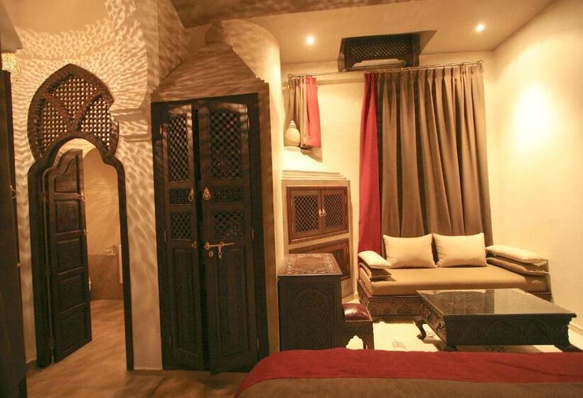 Superior Oda, Riad Omri