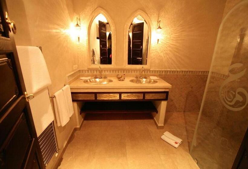 Büyük Çift Kişilik Yataklı Delüks Oda, Riad Omri
