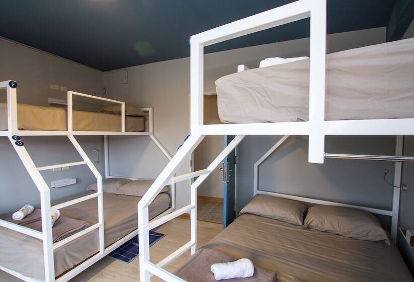 带共用浴室的标准房间, The Moon Hostel Huahin