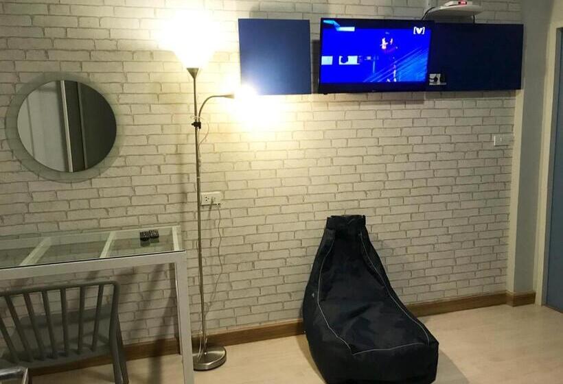 스탠다드 룸 공동 욕실, The Moon Hostel Huahin