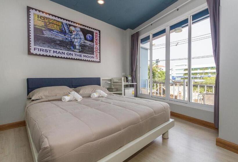 스탠다드 룸, The Moon Hostel Huahin