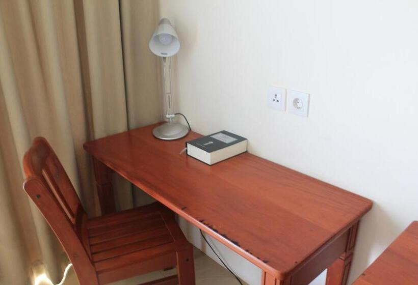 디럭스 룸, Thong S Inn Hotel Kualanamu