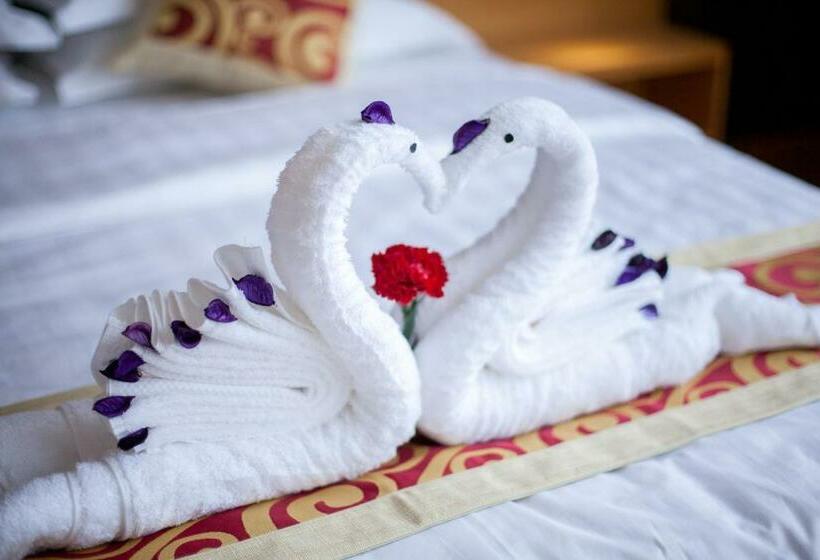 סטודיו משפחתי, Orussey One Hotel & Apartment