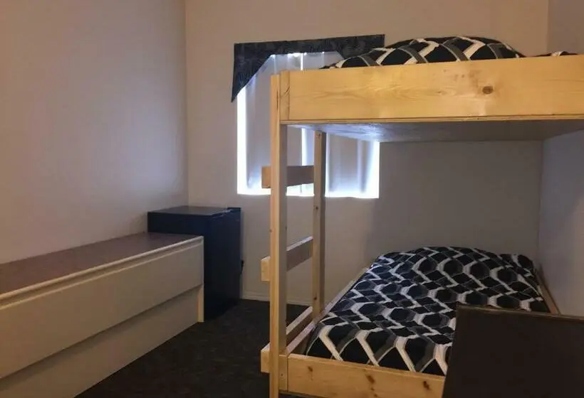 اتاق استاندارد با سرویس بهداشتی مشترک, Invermere Hostel