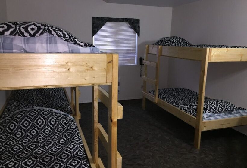 اتاق خانوادگی, Invermere Hostel