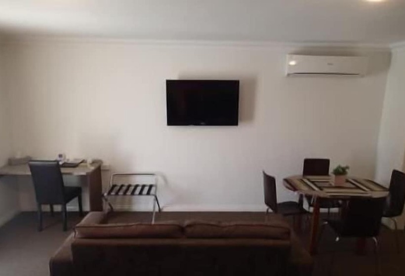 Студия Стандарт, Augusta Courtyard Motel