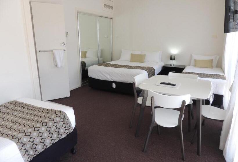 اتاق خانوادگی, Comfort Inn Premier