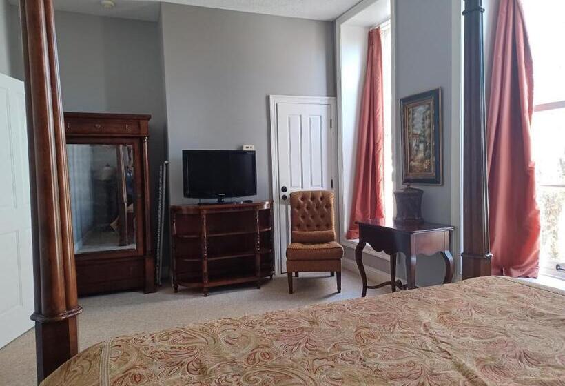 デラックススタジオ, Natchez Manor Bed & Breakfast