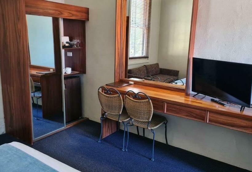 اتاق استاندارد یک تخته با تخت دونفره بزرگ, Seaton Arms Motor Inn