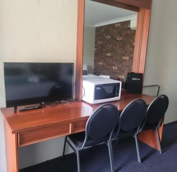 اتاق استاندارد یک تخته با تخت بزرگ, Seaton Arms Motor Inn