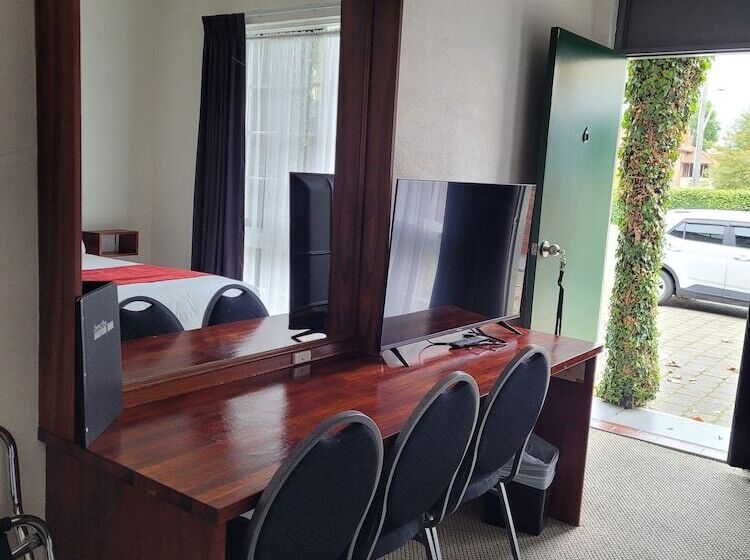 اتاق استاندارد, Seaton Arms Motor Inn