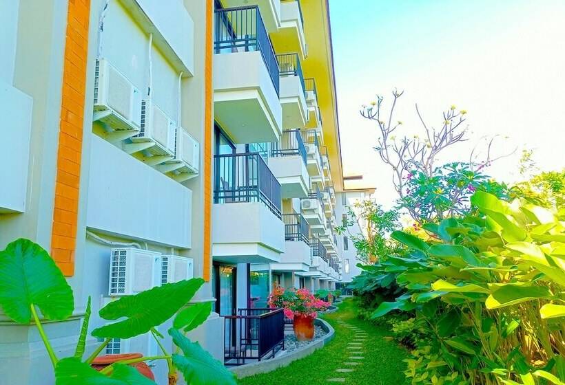 غرفة ديلوكس مزودة بشرفة, The Nest Hotel Nusa Dua