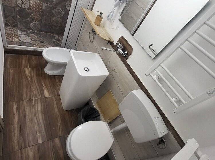 标准间, Antadia B&b