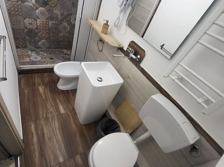 家庭间, Antadia B&b