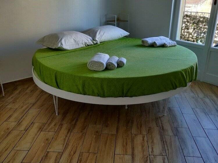 标准间, Antadia B&b