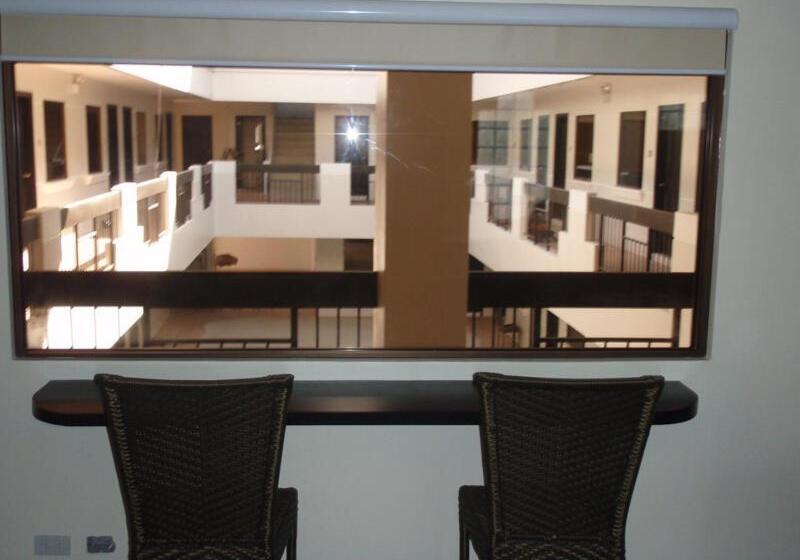 اتاق استاندارد با تخت بزرگ, Boomerang