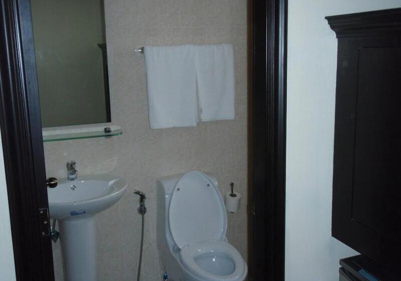 اتاق اکونومی, Boomerang