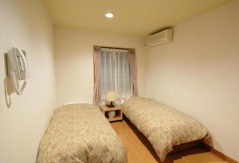 اتاق استاندارد, Pension Avenue