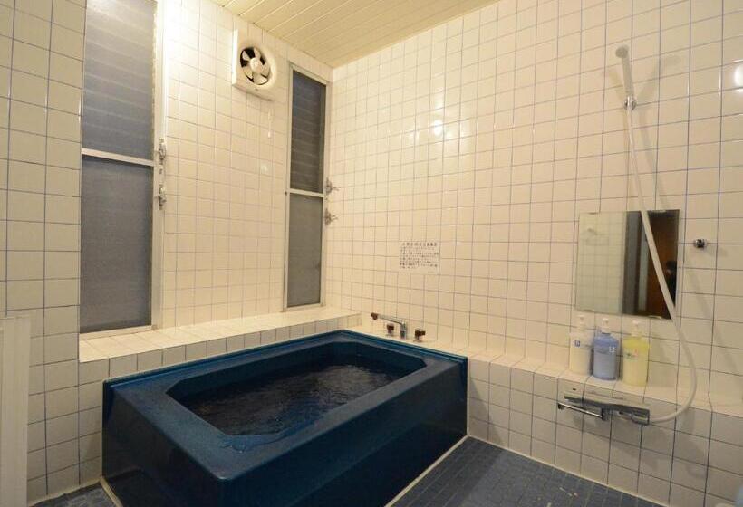 Quarto Triplo Estandar, Pension Avenue