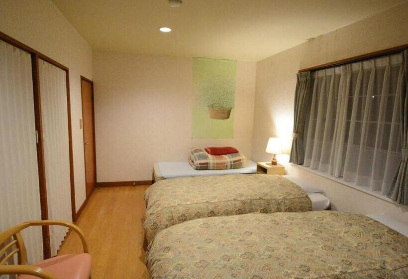 Семейный Номер, Pension Avenue