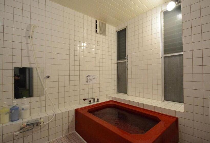 Quarto Familiar, Pension Avenue