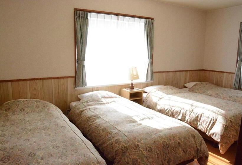 اتاق سوپریور خانوادگی, Pension Avenue