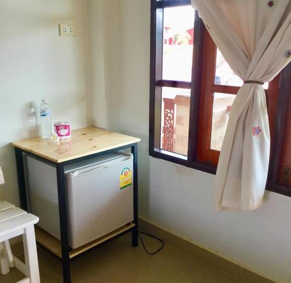 스탠다드 트리플 룸, Thai Guesthouse