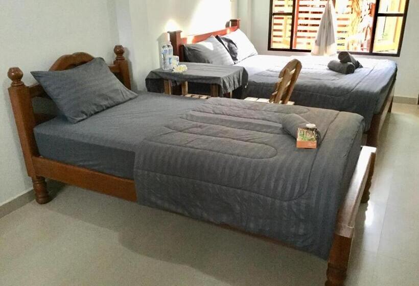 스탠다드 트리플 룸, Thai Guesthouse